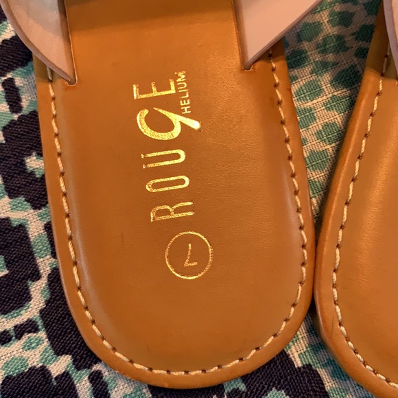 Rouge Helium Sandals - Picture 2 of 3